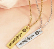 Collar Grabable Con Placa Pequeña en Acero Inoxidable