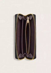 Coach Wristlet en Charol Negro con Logo Grabado