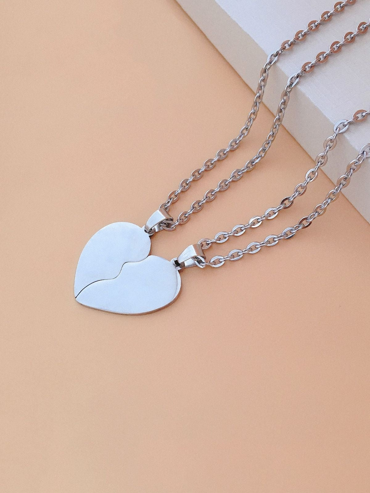 Dúo de Collares Corazón a Mitad Grabables en Acero Inoxidable