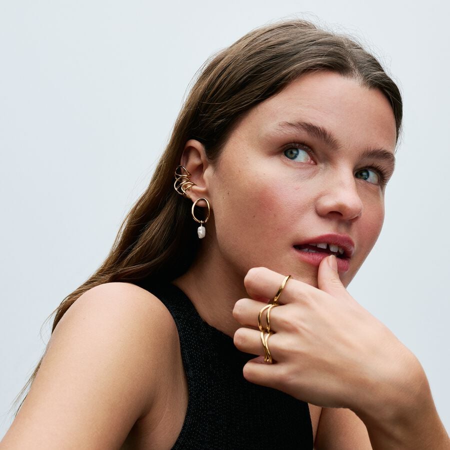 Anillo Banda Dorado Forma Orgánica